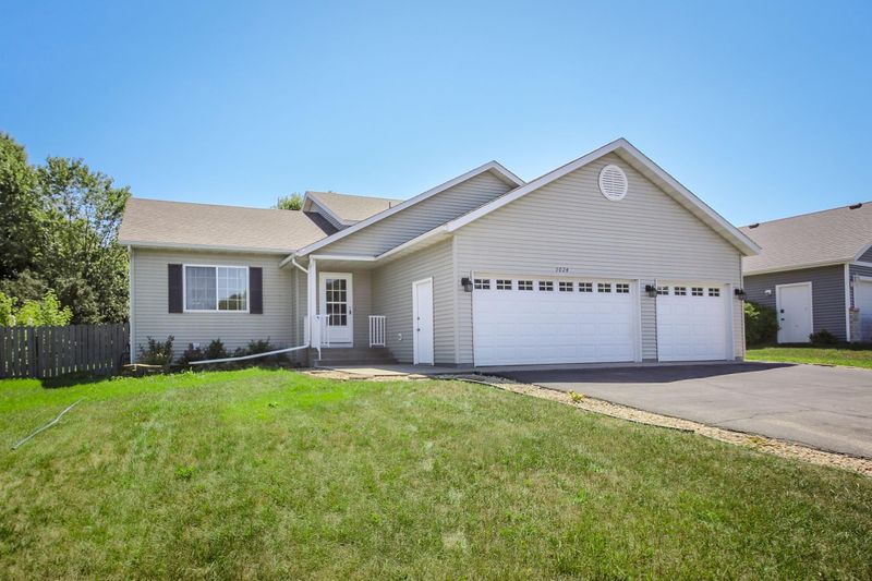 1024 Hillside Rd, Sauk Rapids, MN 56379