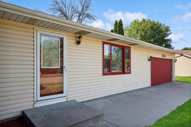 15344 Dresden Way, Apple Valley, MN 55124
