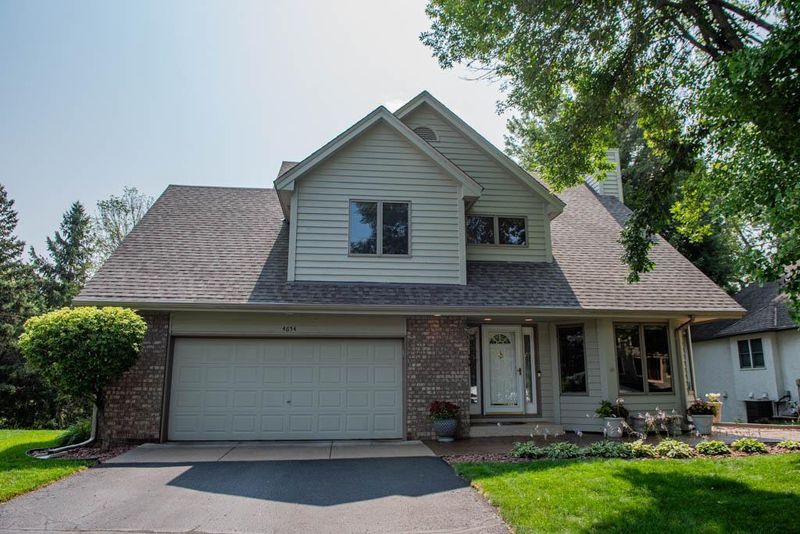 4654 Allendale Dr, White Bear Lake, MN 55127
