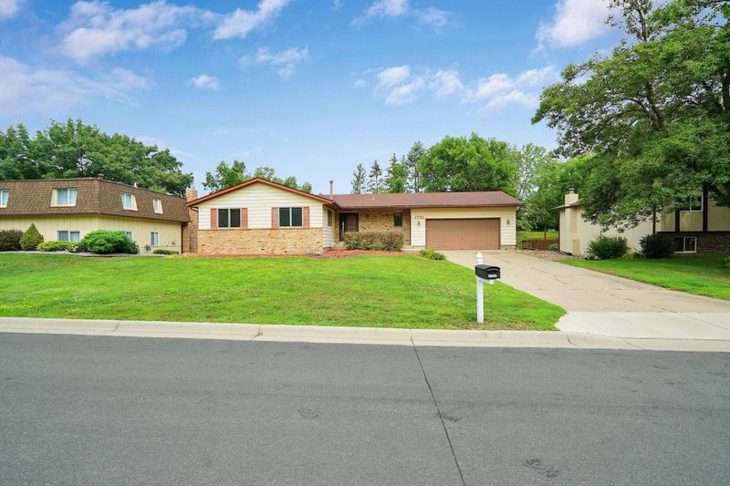 1751 Manor Ln, Hastings, MN 55033