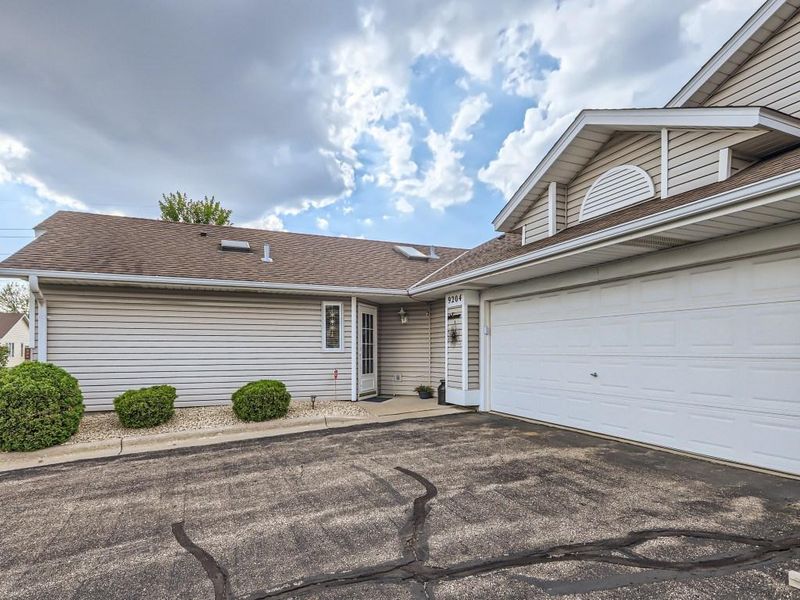 9204 Windsor Ln N, Brooklyn Park, MN 55443
