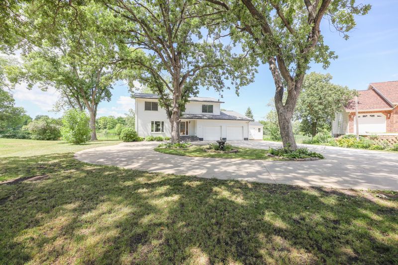 1212 Lakeside Dr, Alexandria, MN 56308