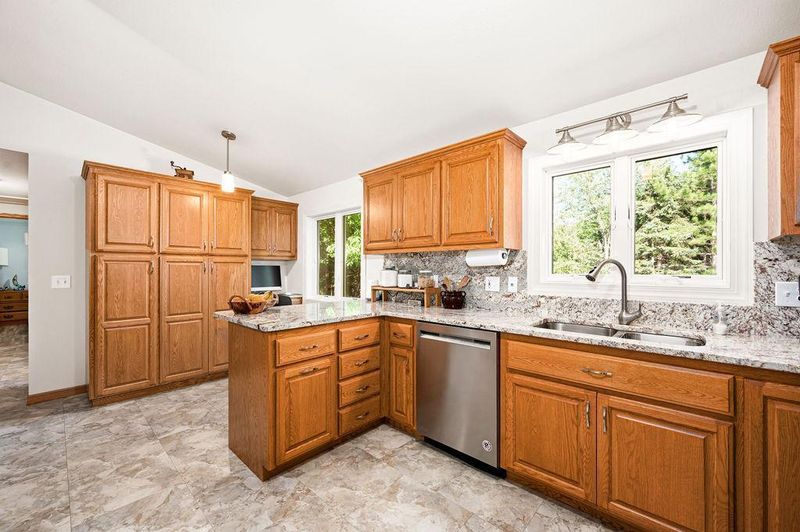 2294 Spring Lake Rd, Barnum, MN 55707