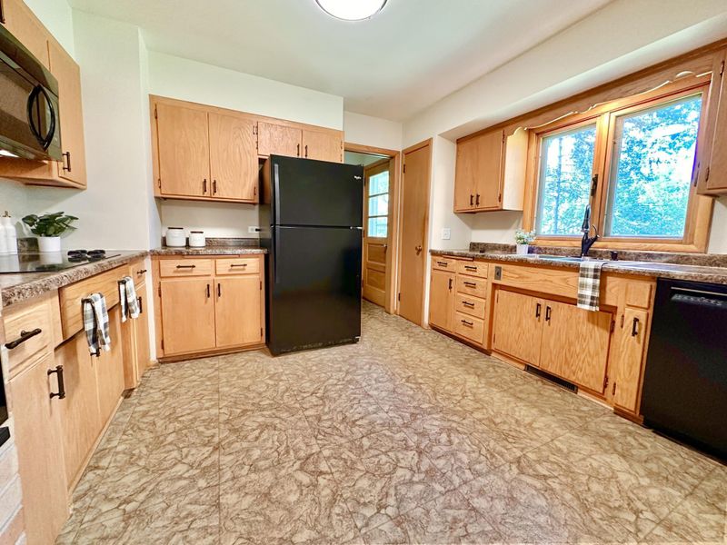 1923 Summer St, Falcon Heights, MN 55113
