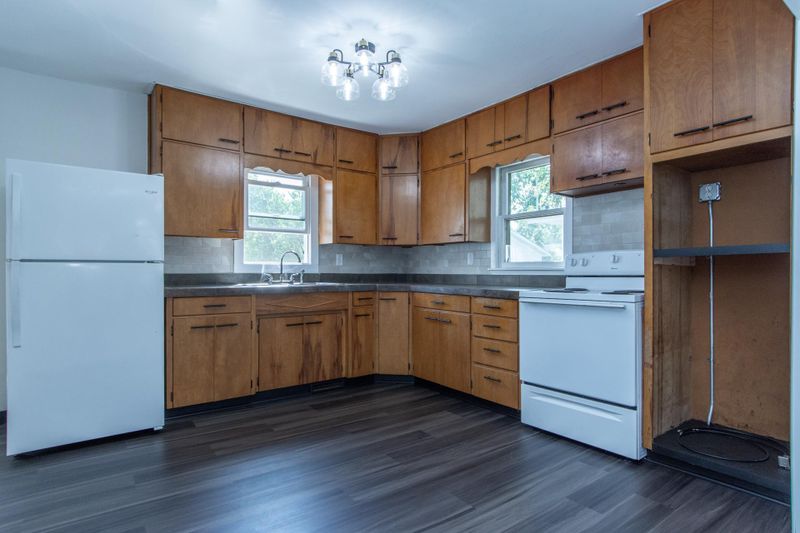 420 4th St NE, Staples, MN 56479