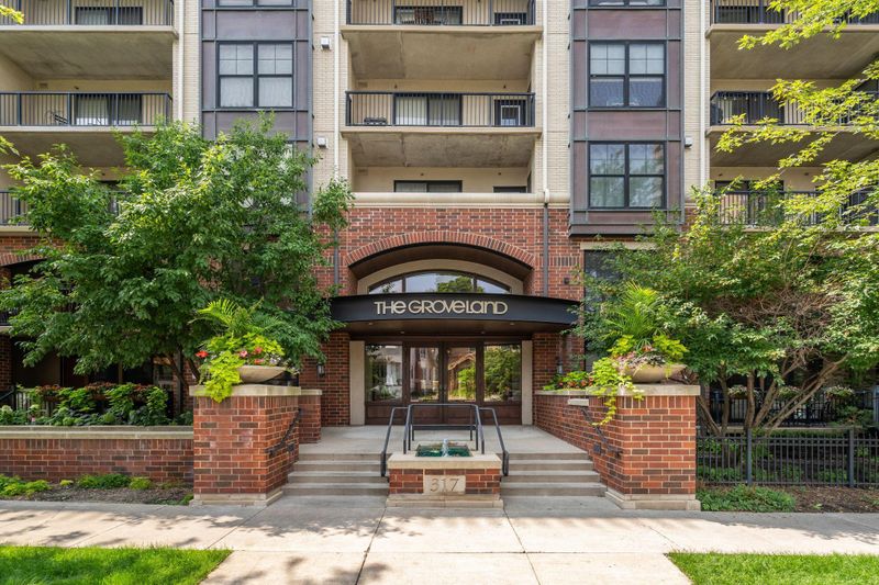 317 Groveland Ave #411, Minneapolis, MN 55403