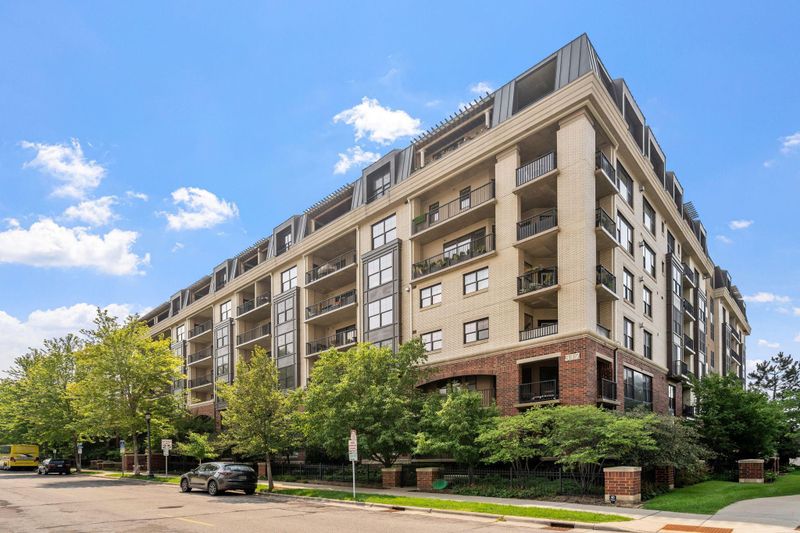 317 Groveland Ave #411, Minneapolis, MN 55403