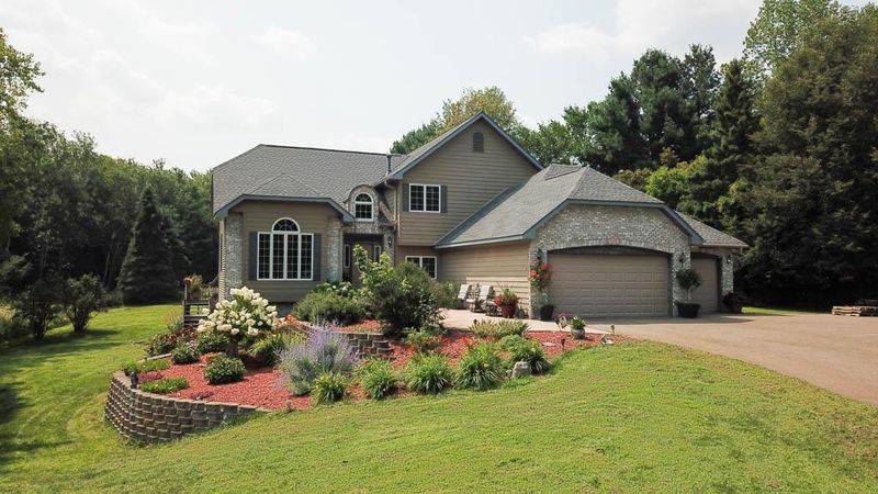 9605 57th St N, Lake Elmo, MN 55042