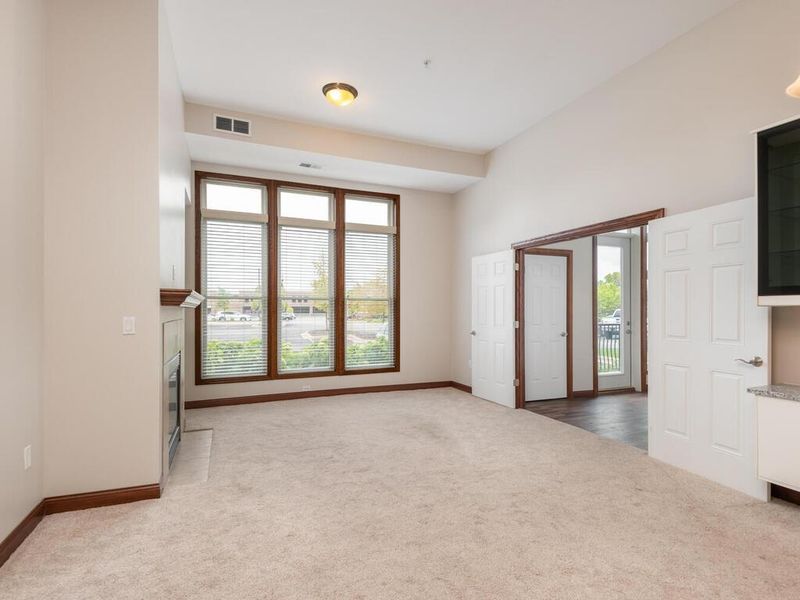 150 E Travelers Trl #101, Burnsville, MN 55337