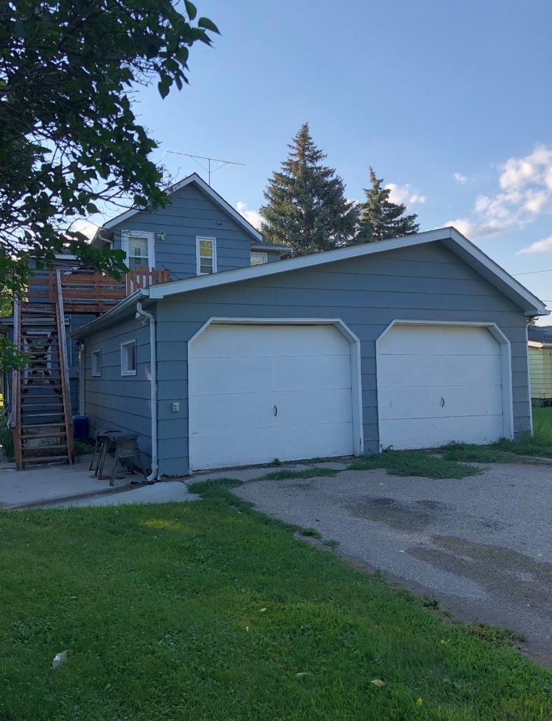 514 N Front St, Crookston, MN 56716