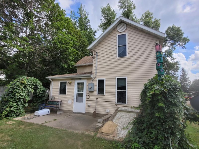 420 Rock St, Holland, MN 56139
