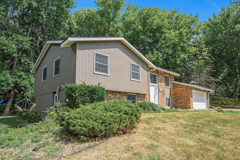 12737 Pheasant Rn, Burnsville, MN 55337