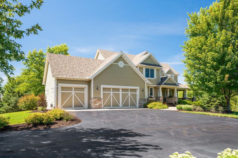 19510 Foxfield Dr, Prior Lake, MN 55372