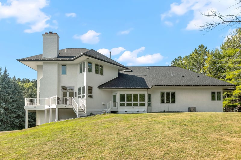 1680 W Farm Rd, Chaska, MN 55318