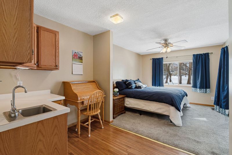 113 Plymouth Rd, Minnetonka, MN 55305