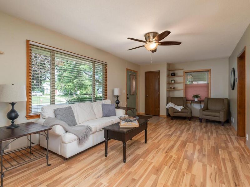 9225 Clinton Ave S, Bloomington, MN 55420