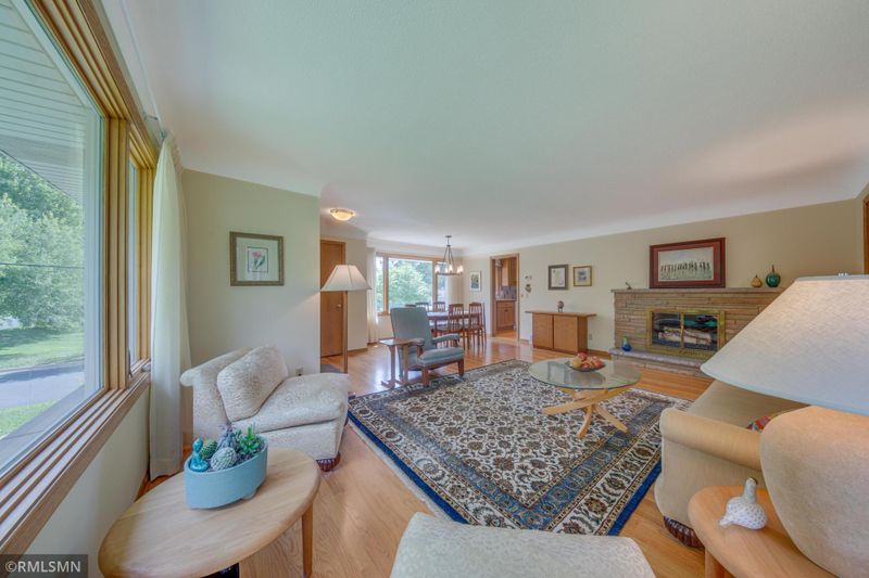 2616 Pahl Ave, Saint Anthony, MN 55418