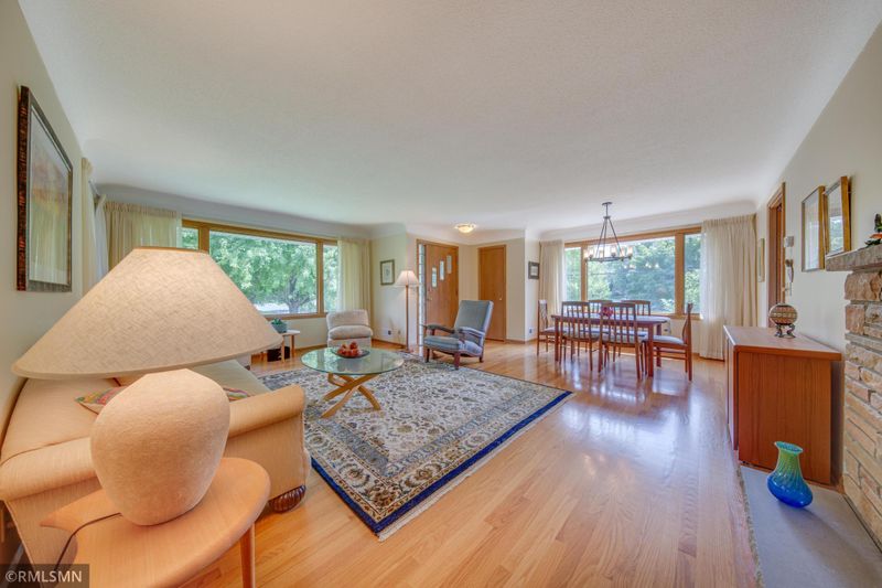 2616 Pahl Ave, Saint Anthony, MN 55418