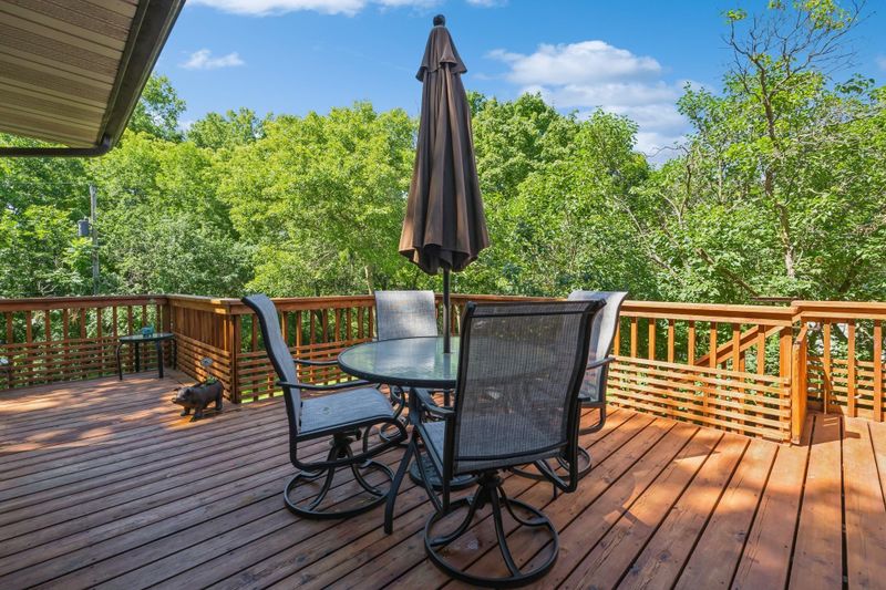 16701 Canterbury Dr, Minnetonka, MN 55345