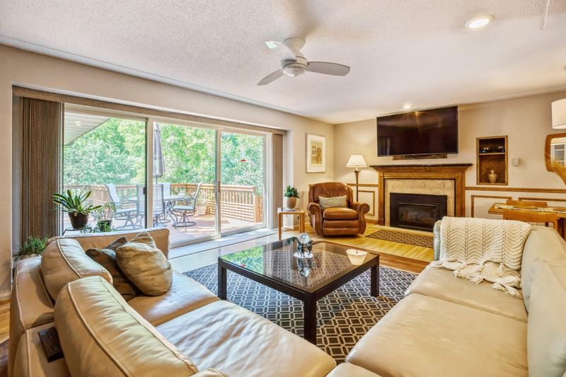 16701 Canterbury Dr, Minnetonka, MN 55345