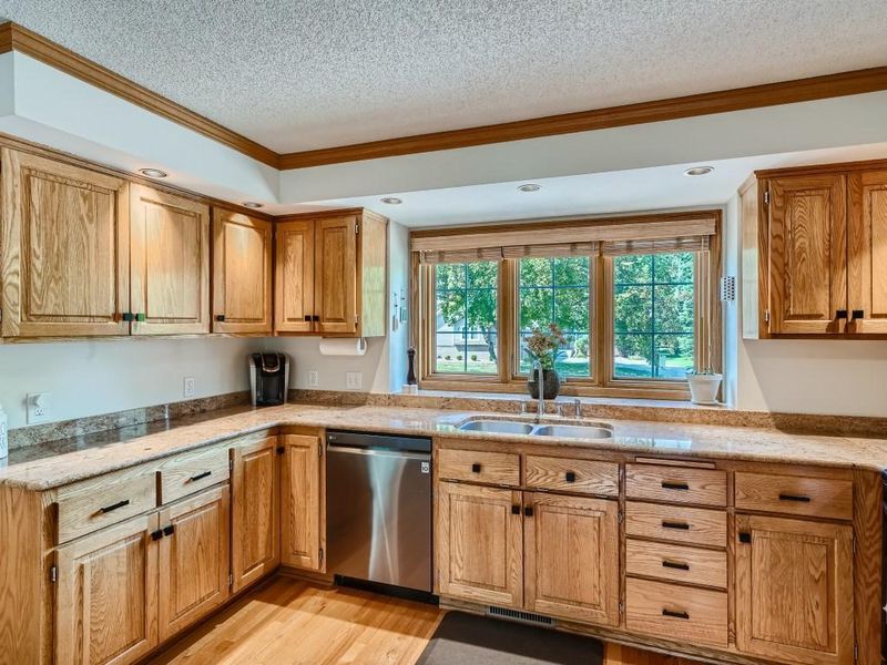 5459 Butternut Cir, Minnetonka, MN 55343