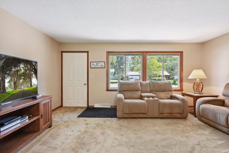 10324 Xavis St NW, Coon Rapids, MN 55433