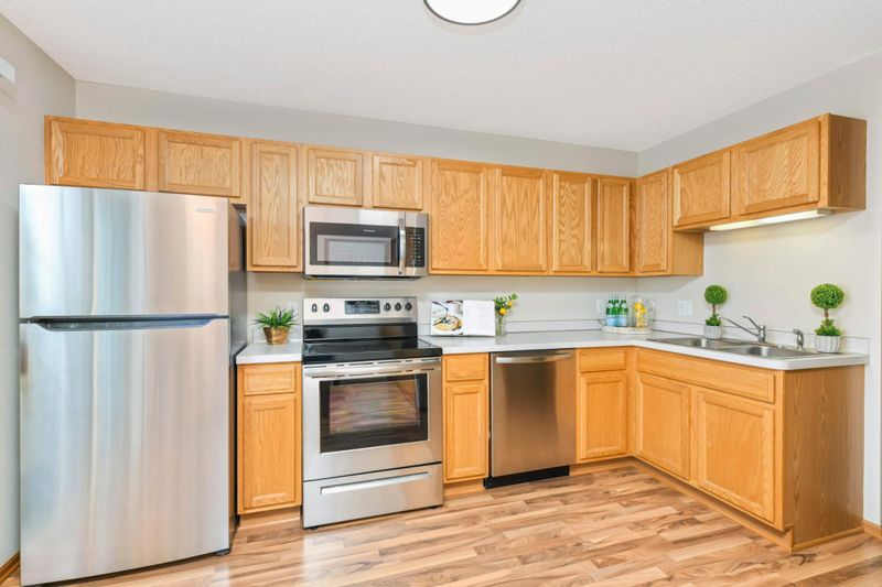 15991 Flotilla Trl, Apple Valley, MN 55124
