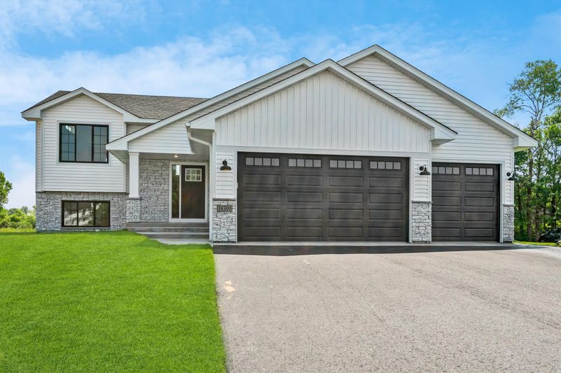 8152 383rd St, North Branch, MN 55056