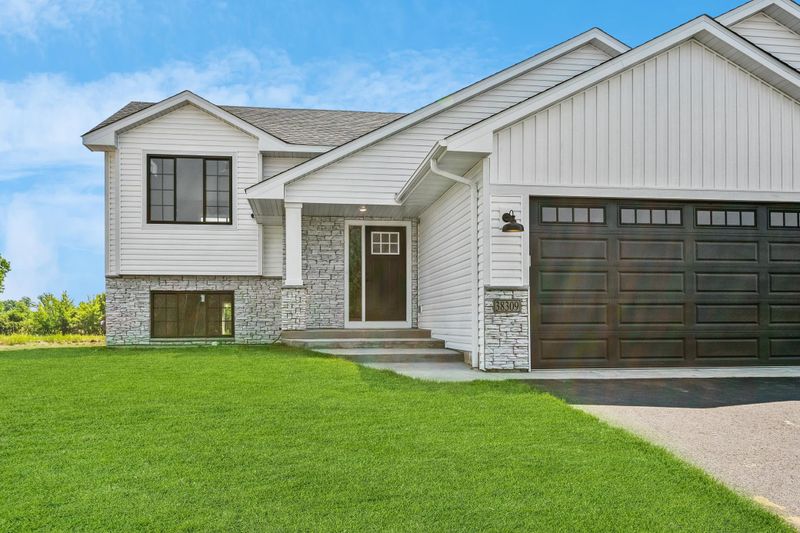 8152 383rd St, North Branch, MN 55056