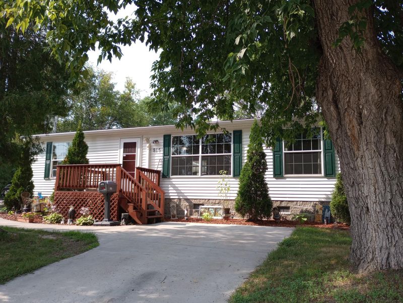 915 F St NE, Brainerd, MN 56401