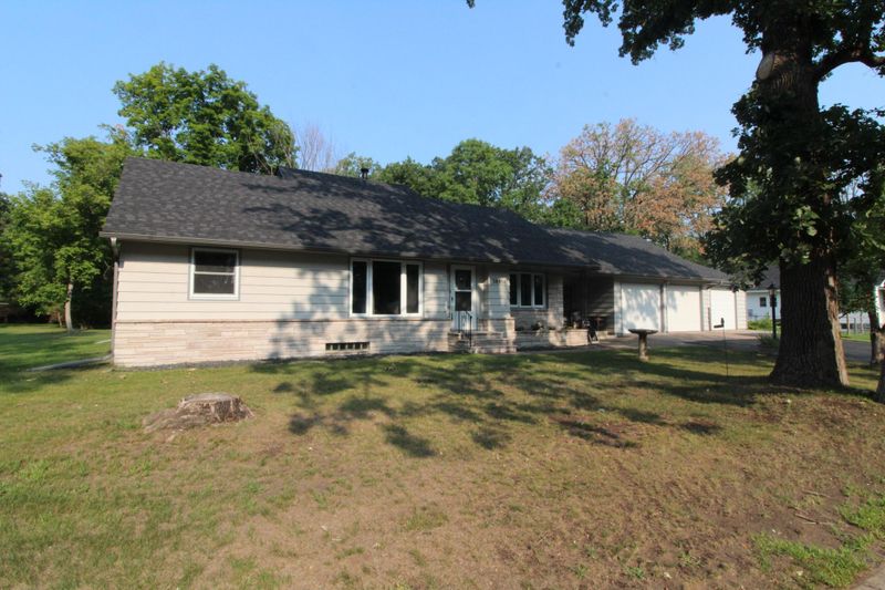 38958 2nd Ave, North Branch, MN 55056