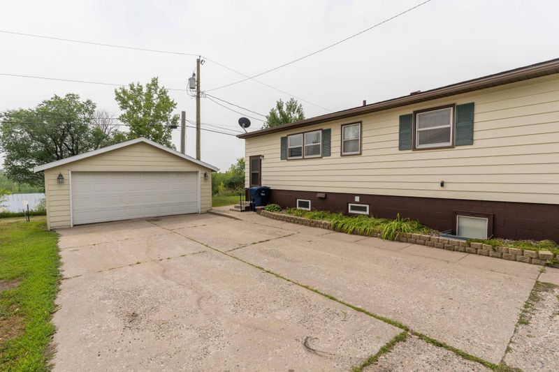 917 W Stanton Ave, Fergus Falls, MN 56537
