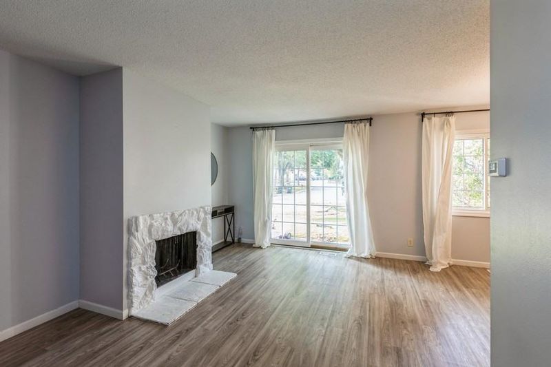 3263 Hill Ridge Dr #20, Eagan, MN 55121