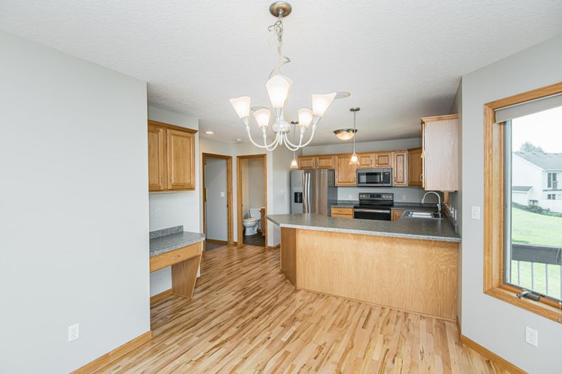 665 Forbrook Ln NW, Rochester, MN 55901