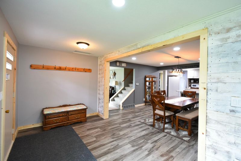 106 2nd Ave SE, Mazeppa, MN 55956