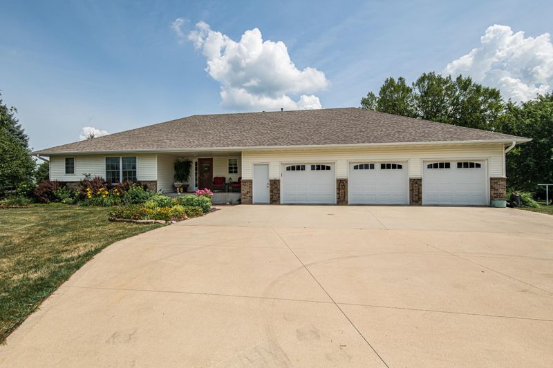 61656 251st Ave, Mantorville, MN 55955