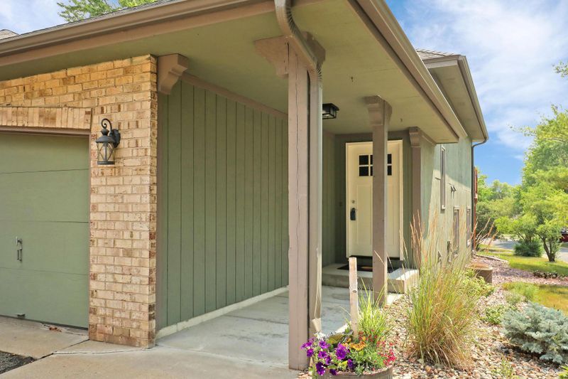 7235 Stewart Dr, Eden Prairie, MN 55346