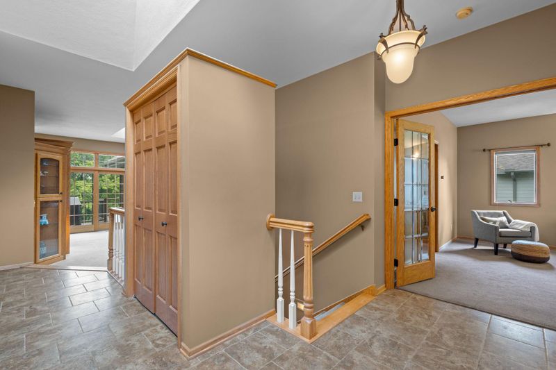 1239 Robinhood Ln SE, Owatonna, MN 55060