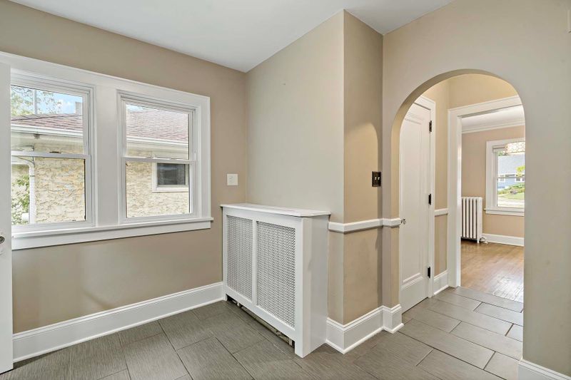 802 Wheelock Pw E, Saint Paul, MN 55106