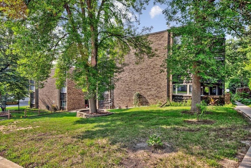 100 Cedar St #208, Mankato, MN 56001