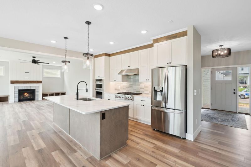 701 Marie Ct, Eagan, MN 55123
