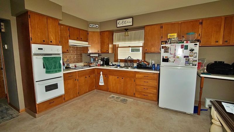 609 Fillmore Ave E, Mabel, MN 55954