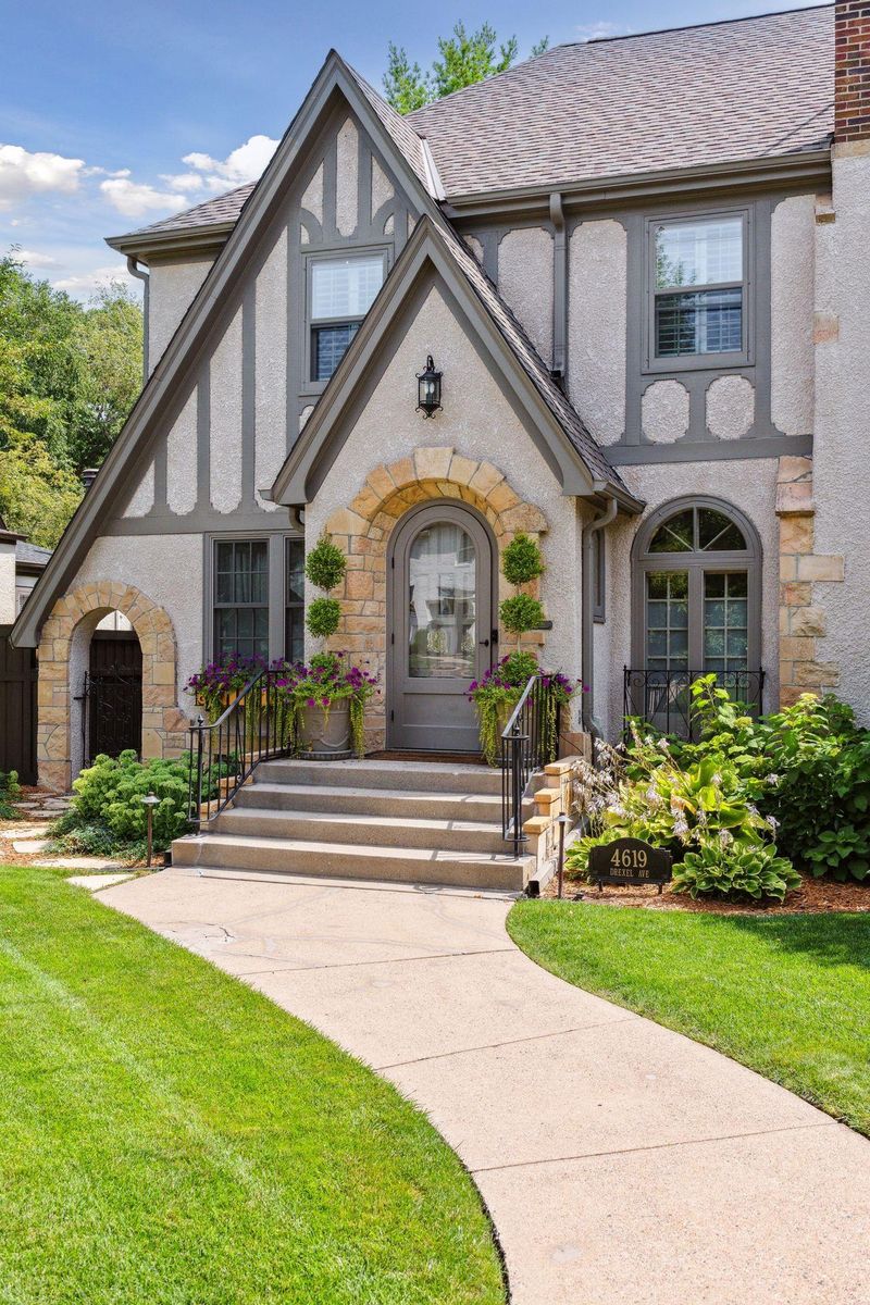 4619 Drexel Ave, Edina, MN 55424