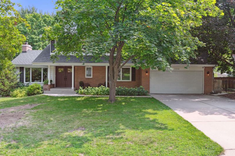 2410 Brunswick Ave N, Golden Valley, MN 55422