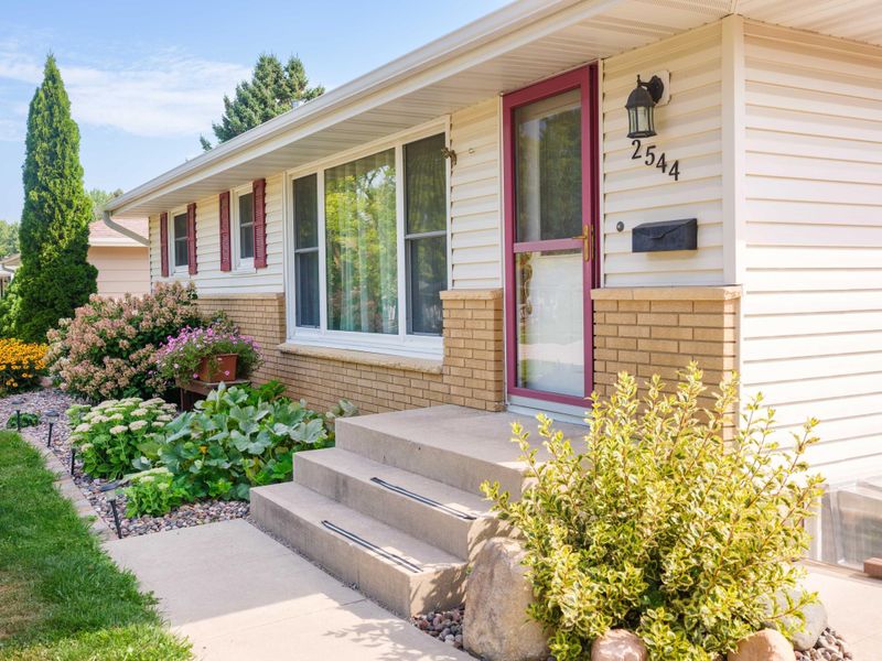 2544 11th Ave NW, Rochester, MN 55901