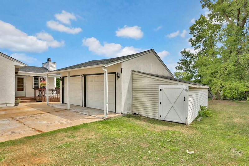 6149 Upper 51st St N, Oakdale, MN 55128
