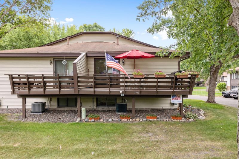 3902 Brookdale Cir N, Brooklyn Park, MN 55443