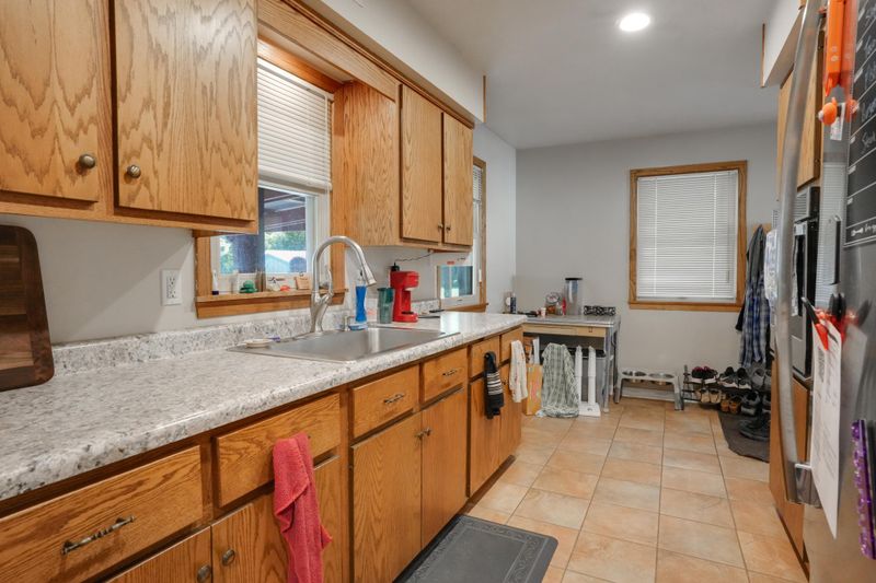 1419 Highland Pl, Faribault, MN 55021