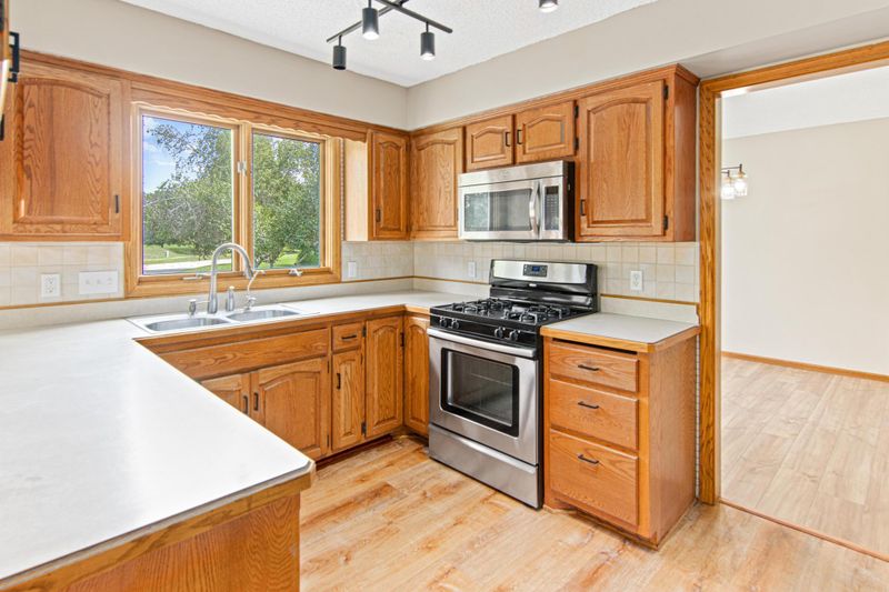 8624 Penn Ave N, Brooklyn Park, MN 55443