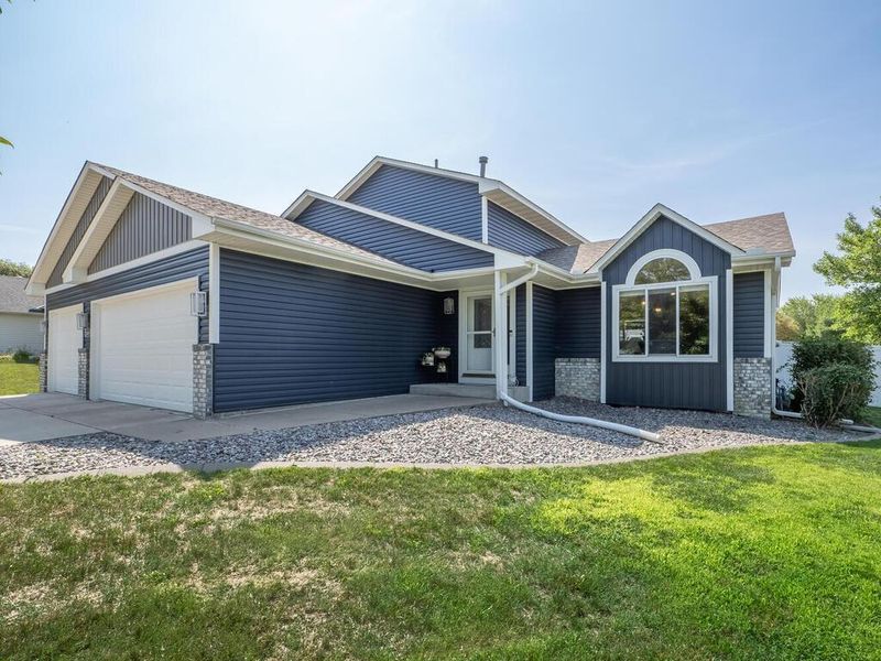 20495 Gadwall Ln, Rogers, MN 55374